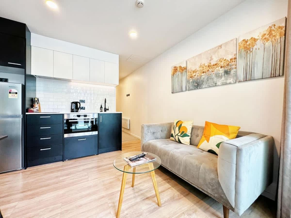 Apartment Location Cozy With Pool Gym & Sauna Nearby Skytower
