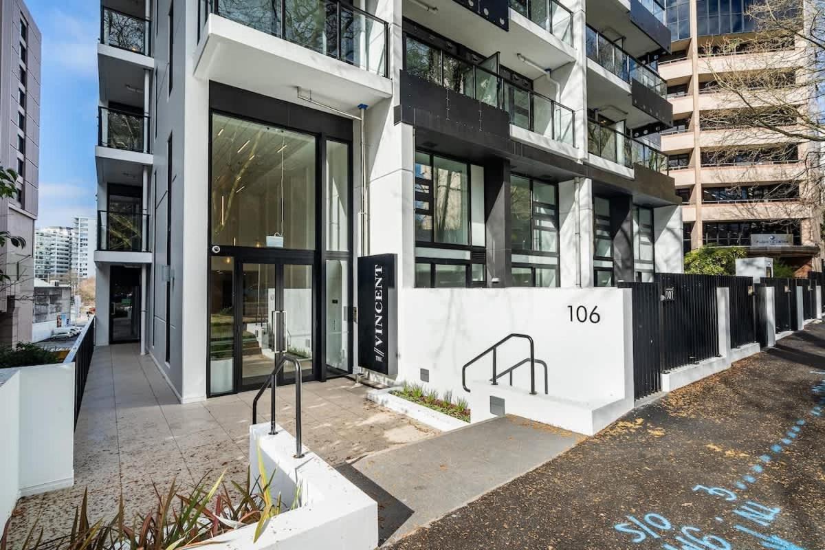 Modern Designed Ac 1b With Pool Gym Sauna In Cbd * Auckland