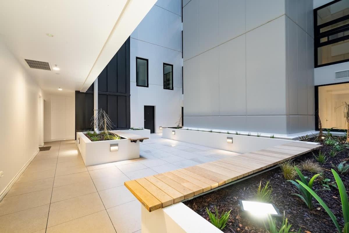 Apartment Modern Designed Ac 1b With Pool Gym Sauna In Cbd *