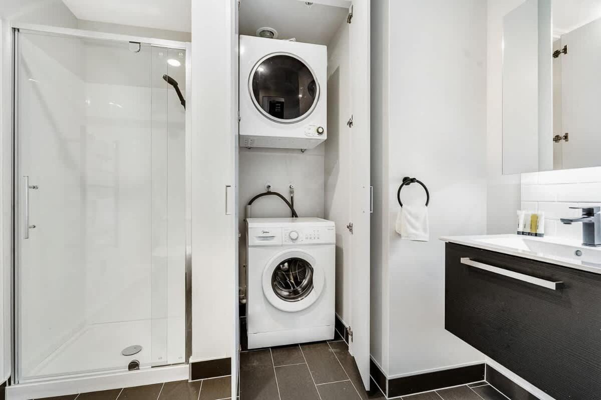 Modern Designed Ac 1b With Pool Gym Sauna In Cbd