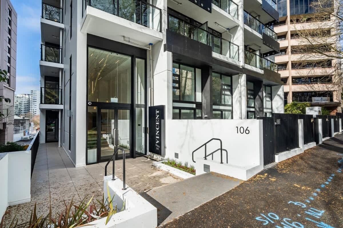 Beautiful Designed Cbd - Pool Sauna Gym Apartment Auckland