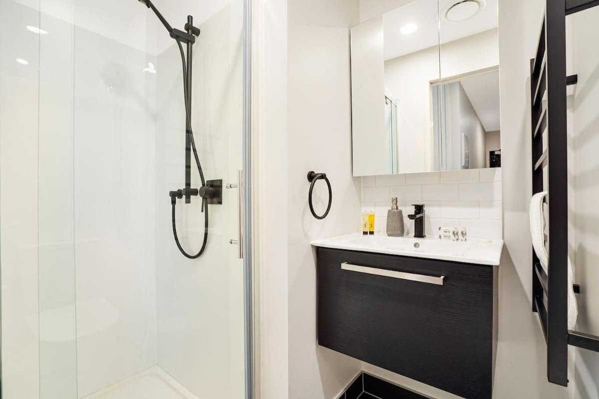 Modern Comfy Nearby Skytower - Pool Gym Sauna * Auckland
