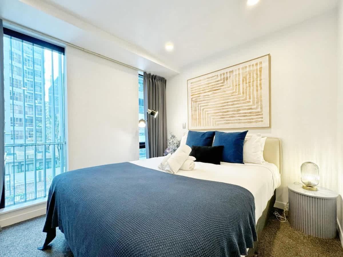Prime Location Modern 1br Beside Skytower Vs Pool Auckland
