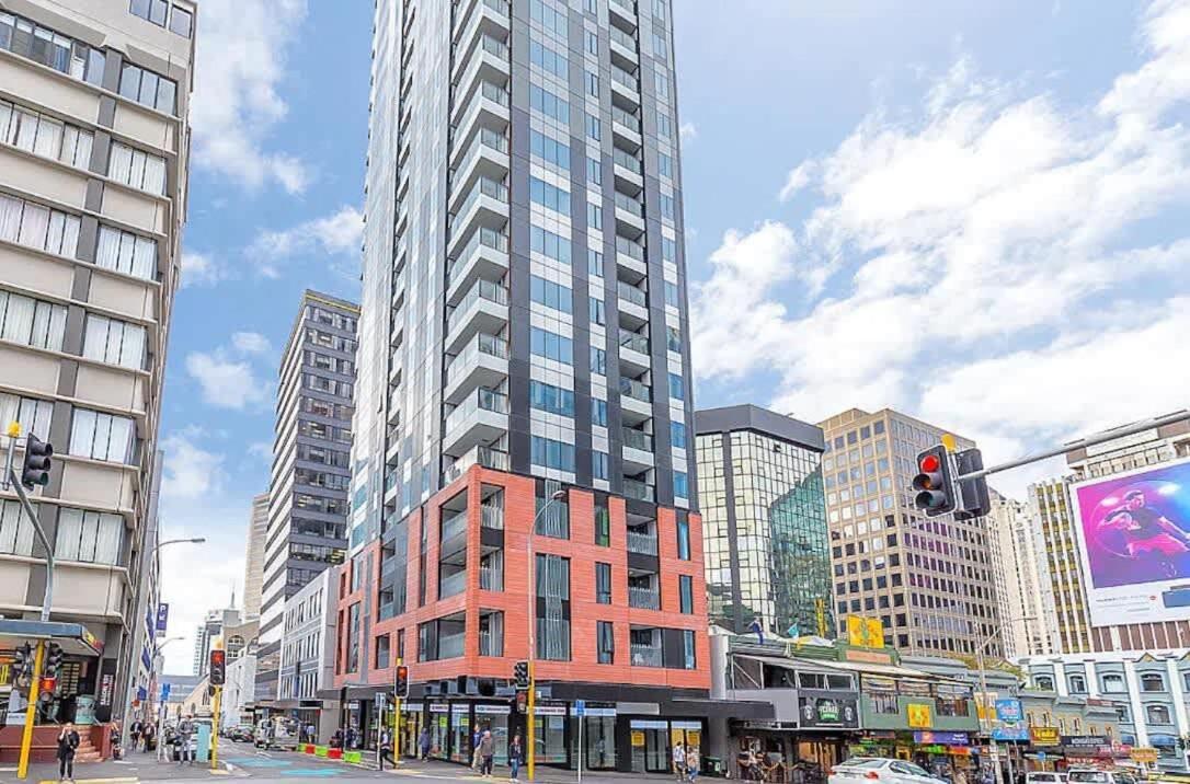 Prime Location Modern 1br Beside Skytower Vs Pool * Auckland