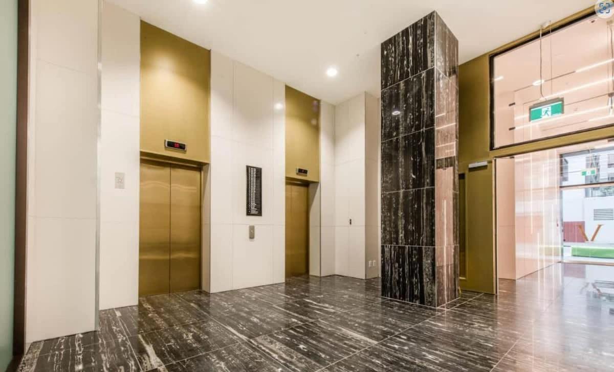 Apartment Prime Location Modern 1br Beside Skytower Vs Pool