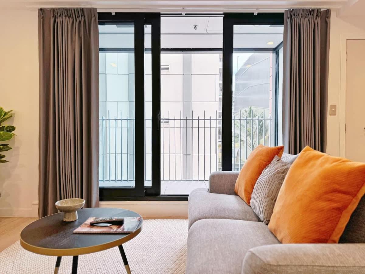 Prime Location Modern 1br Beside Skytower Vs Pool *