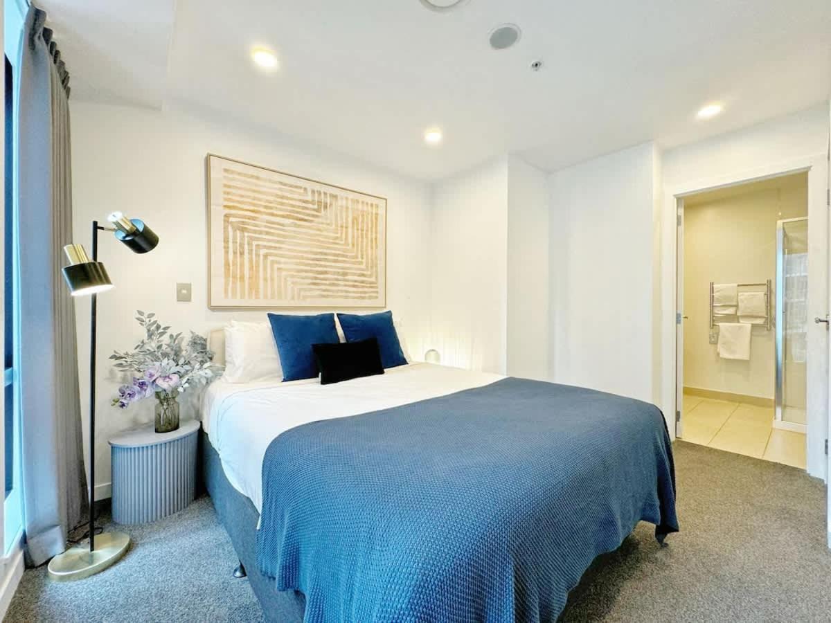Prime Location Modern 1br Beside Skytower Vs Pool Apartment