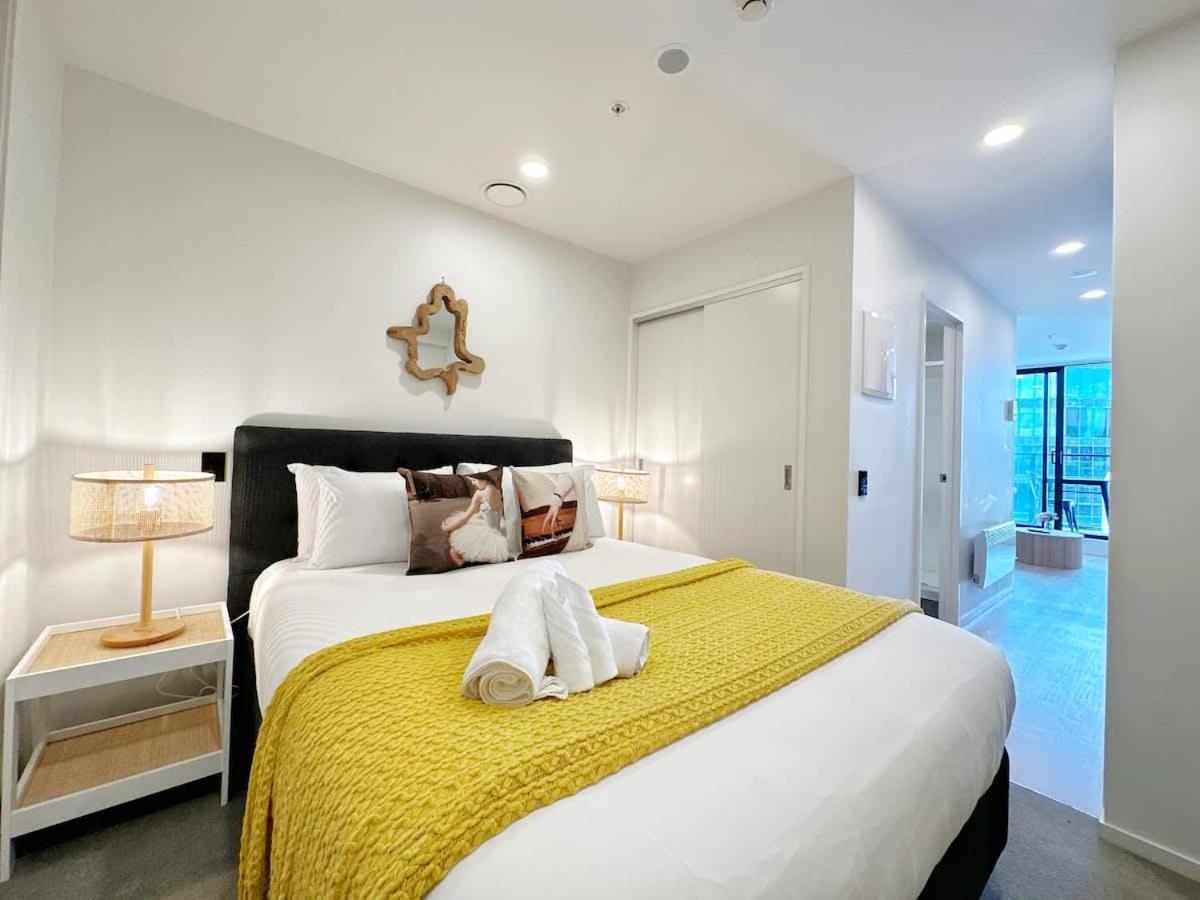 Lime-fresh Garden Atmosphere Cbd 1b Pool Sauna Gym Apartment