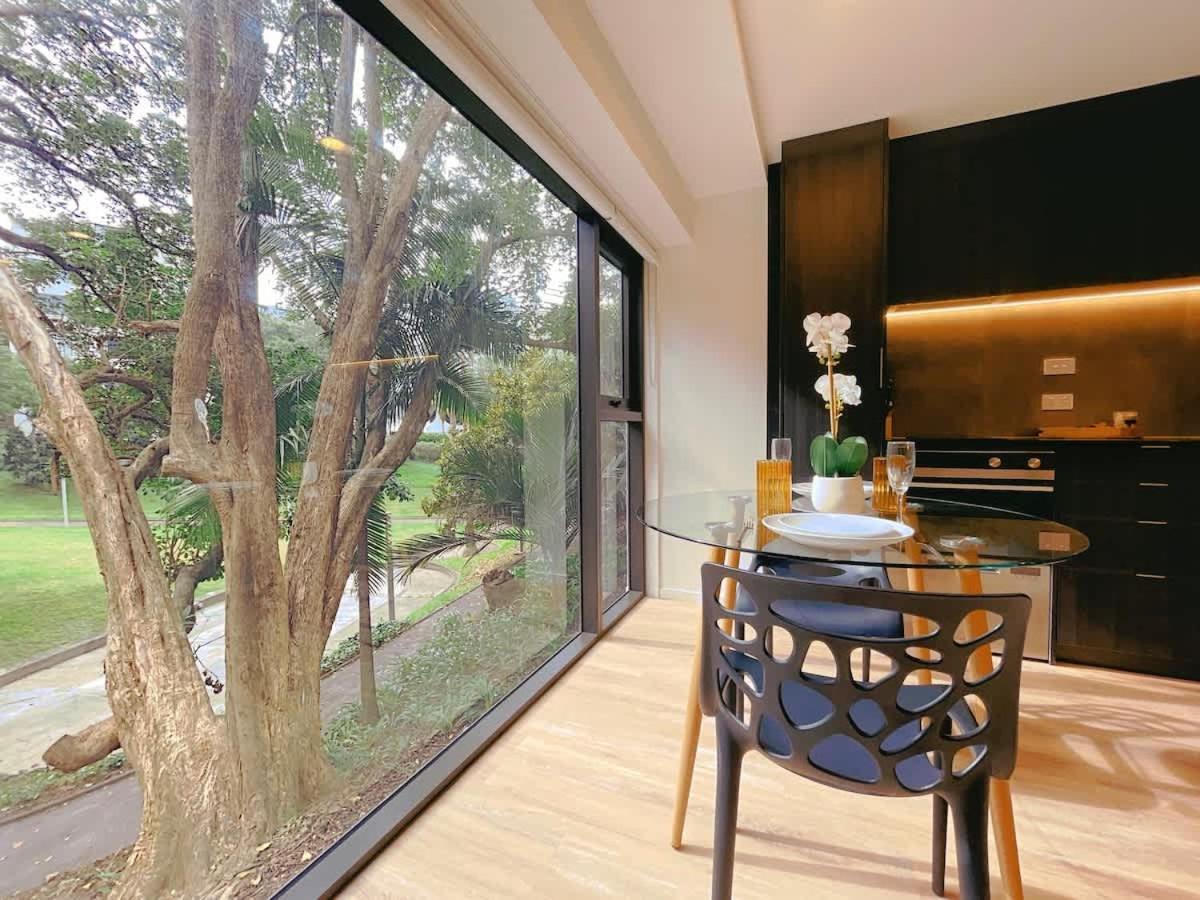 Tree-lined Parkside With Pool & Gym Apartment *
