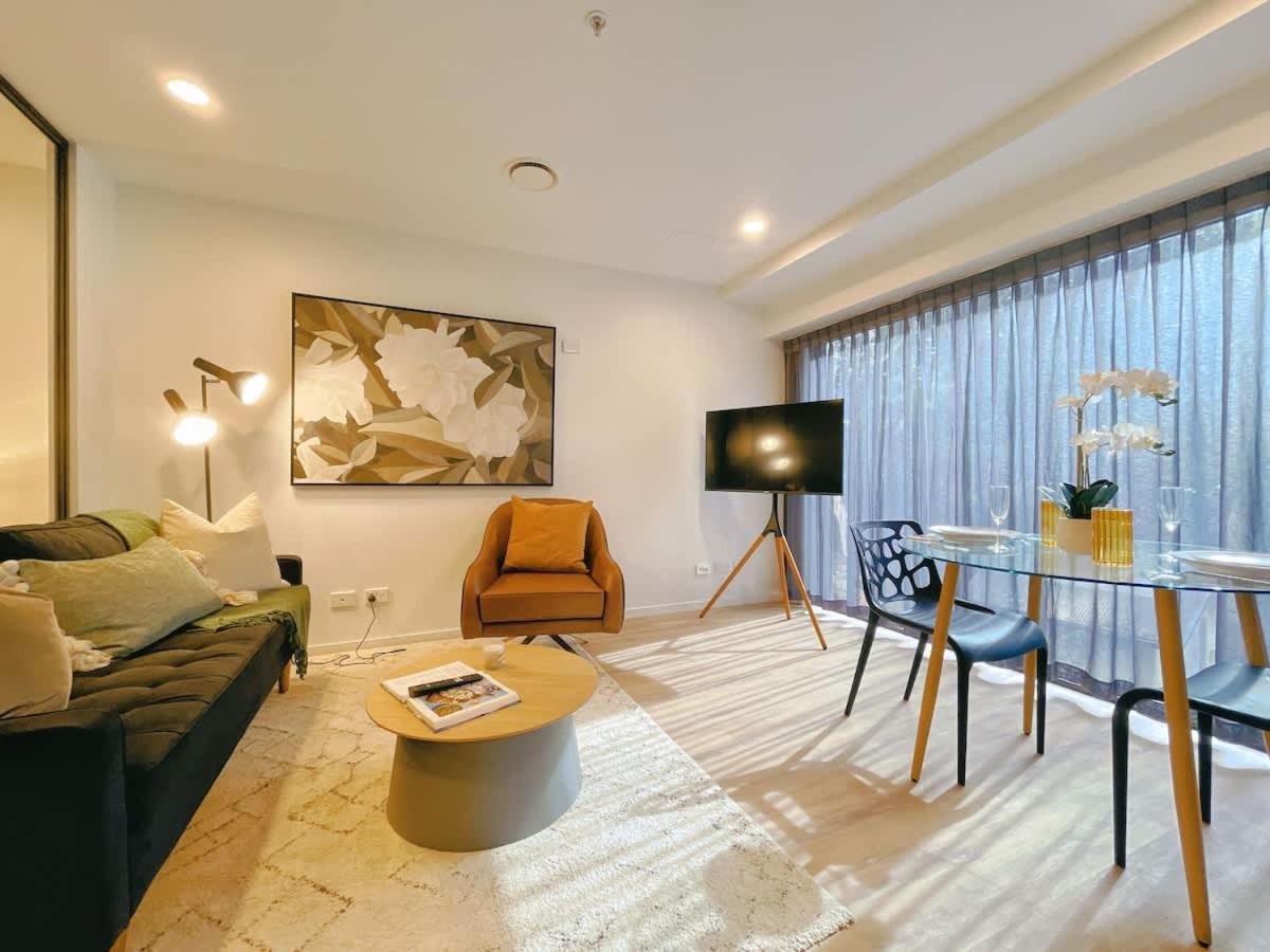 Apartment Tree-lined Parkside With Pool & Gym Auckland