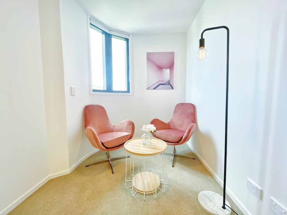 Designed Parkside Penthouse 2beds & 2baths - Pool Gym Auckland