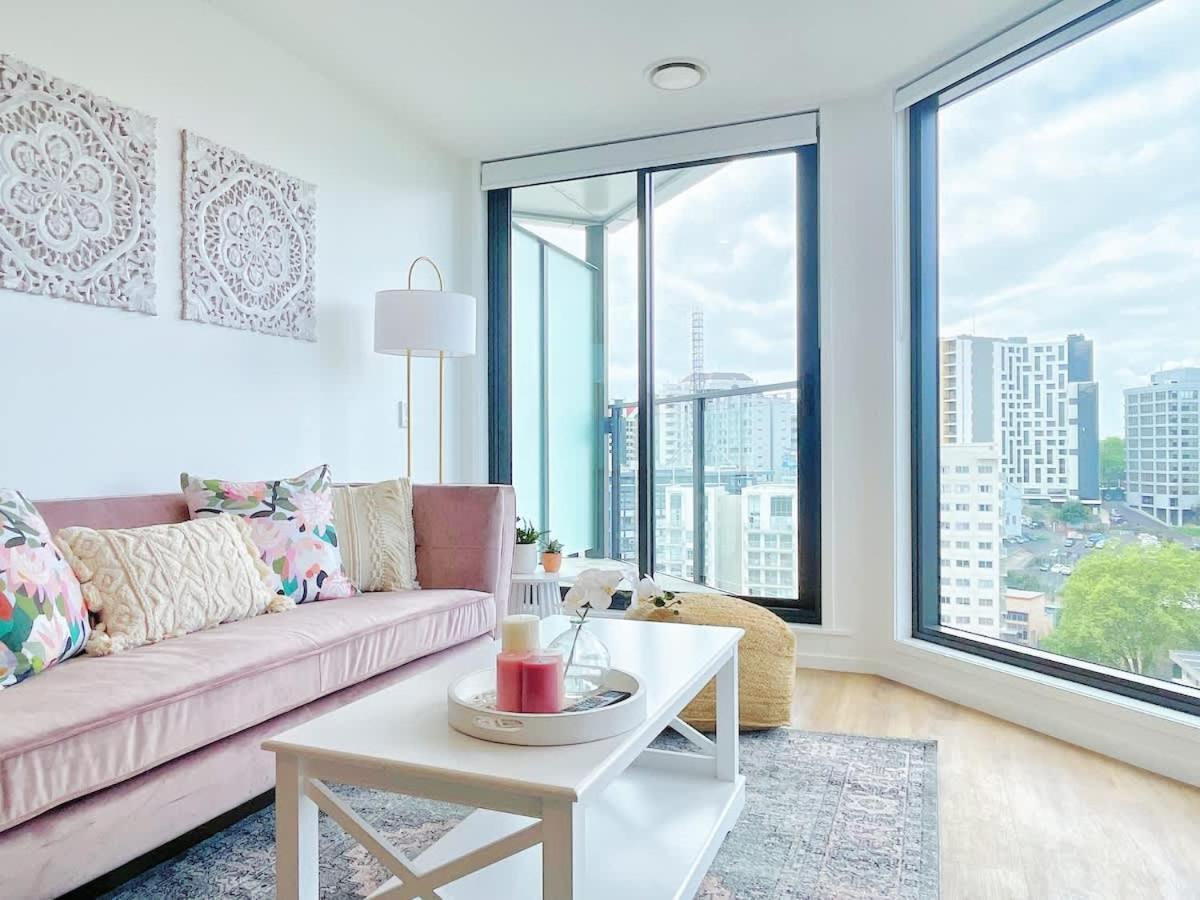 Designed Parkside Penthouse 2beds & 2baths - Pool Gym *