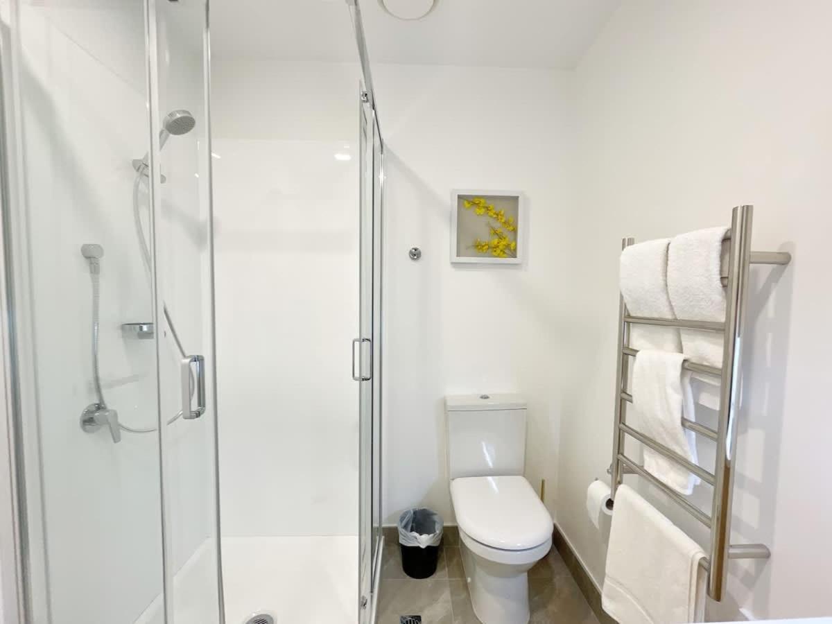Parkside Air-con On Queen St - Pool & Gym Apartment *