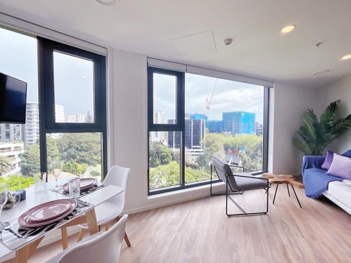 Graceful Parkside Scenery 1 Bed & 1 Study Vs Ac Pool & Gym Apartment *