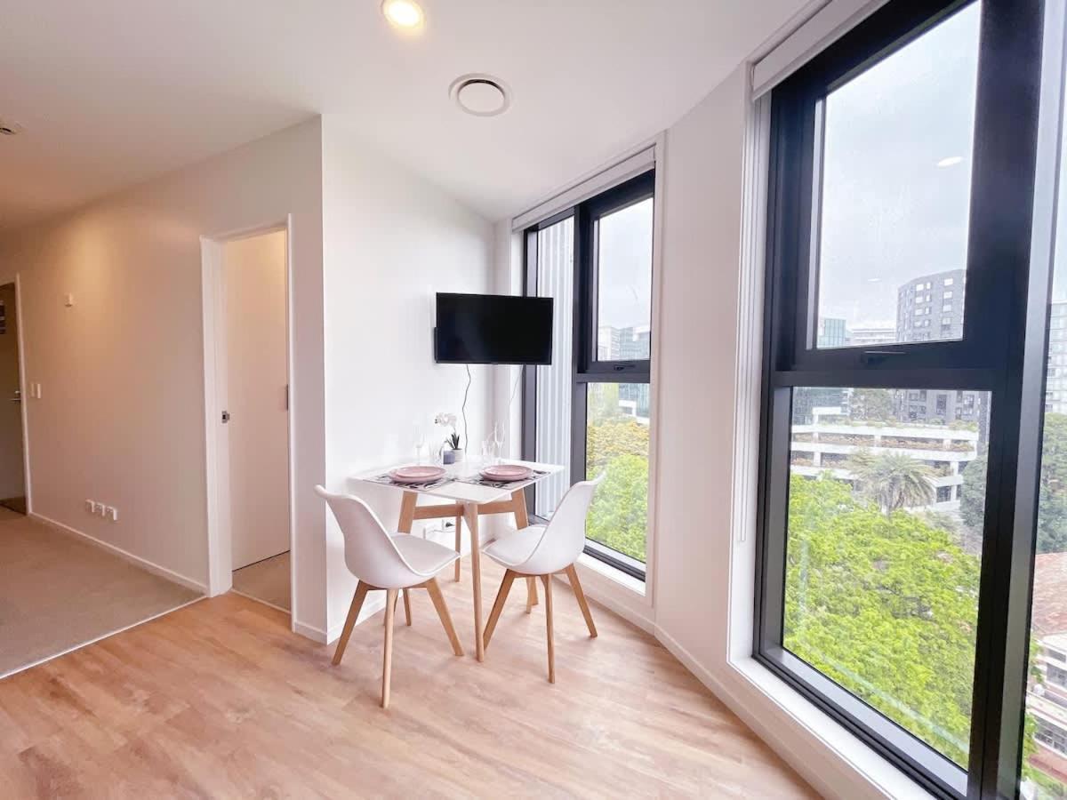 Apartment Graceful Parkside Scenery 1 Bed & 1 Study Vs Ac Pool & Gym