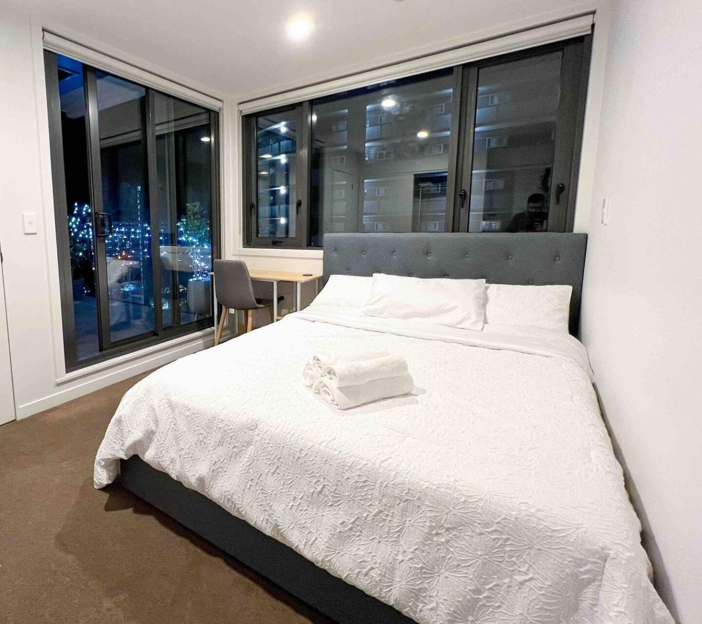 2 Bedroom High Class Perfectly Located Auckland