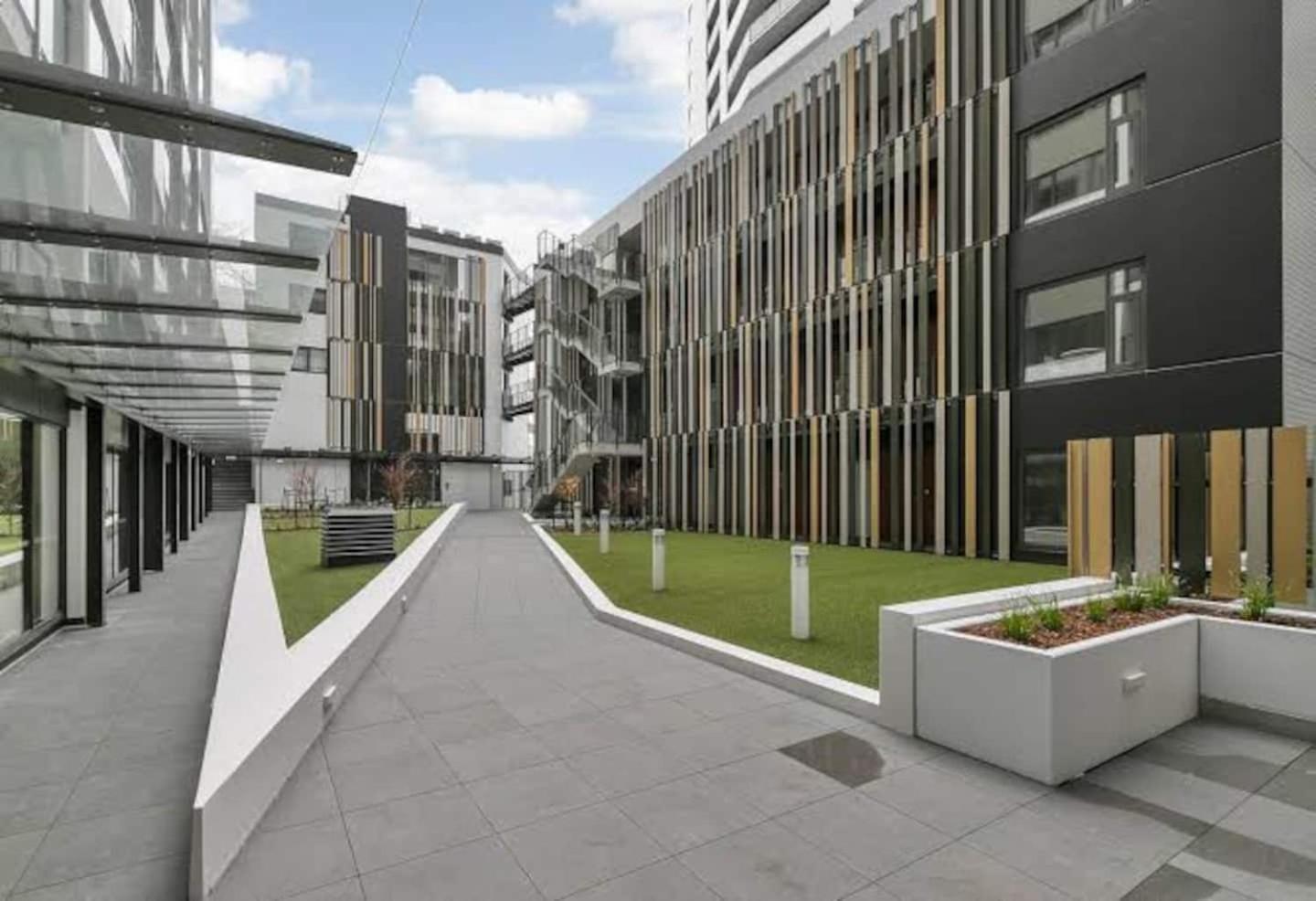 2 Bedroom High Class Perfectly Located Apartment Auckland