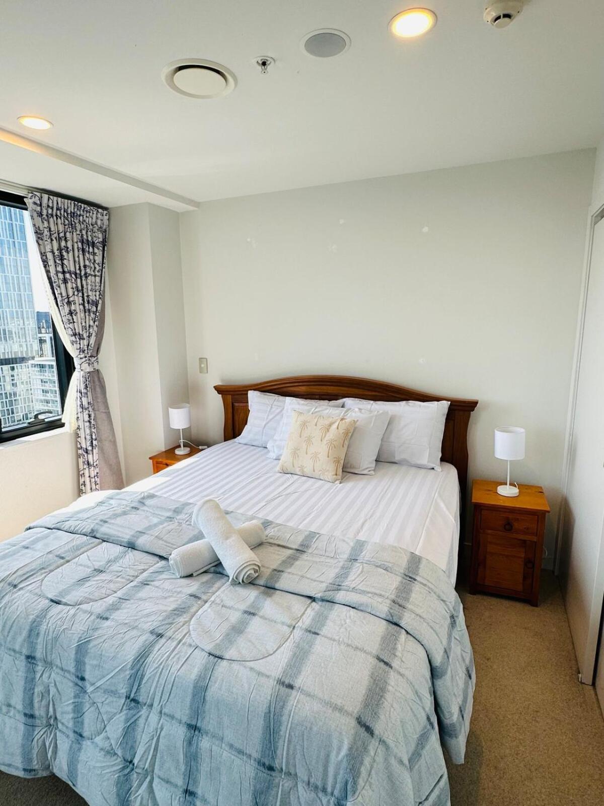 Spacious Magnificent Sea Views Front Of Sky Tower