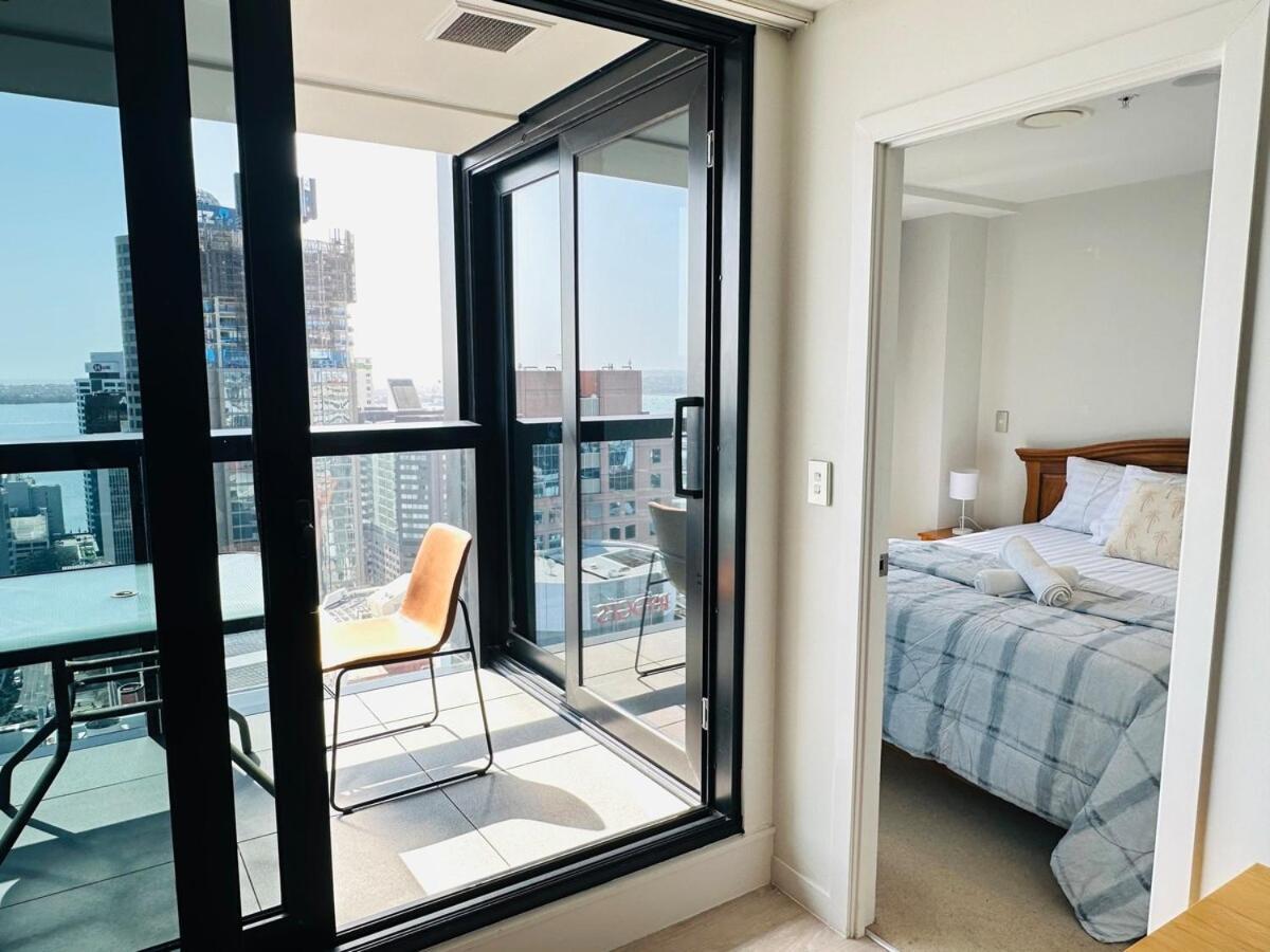 Apartment Spacious Magnificent Sea Views Front Of Sky Tower