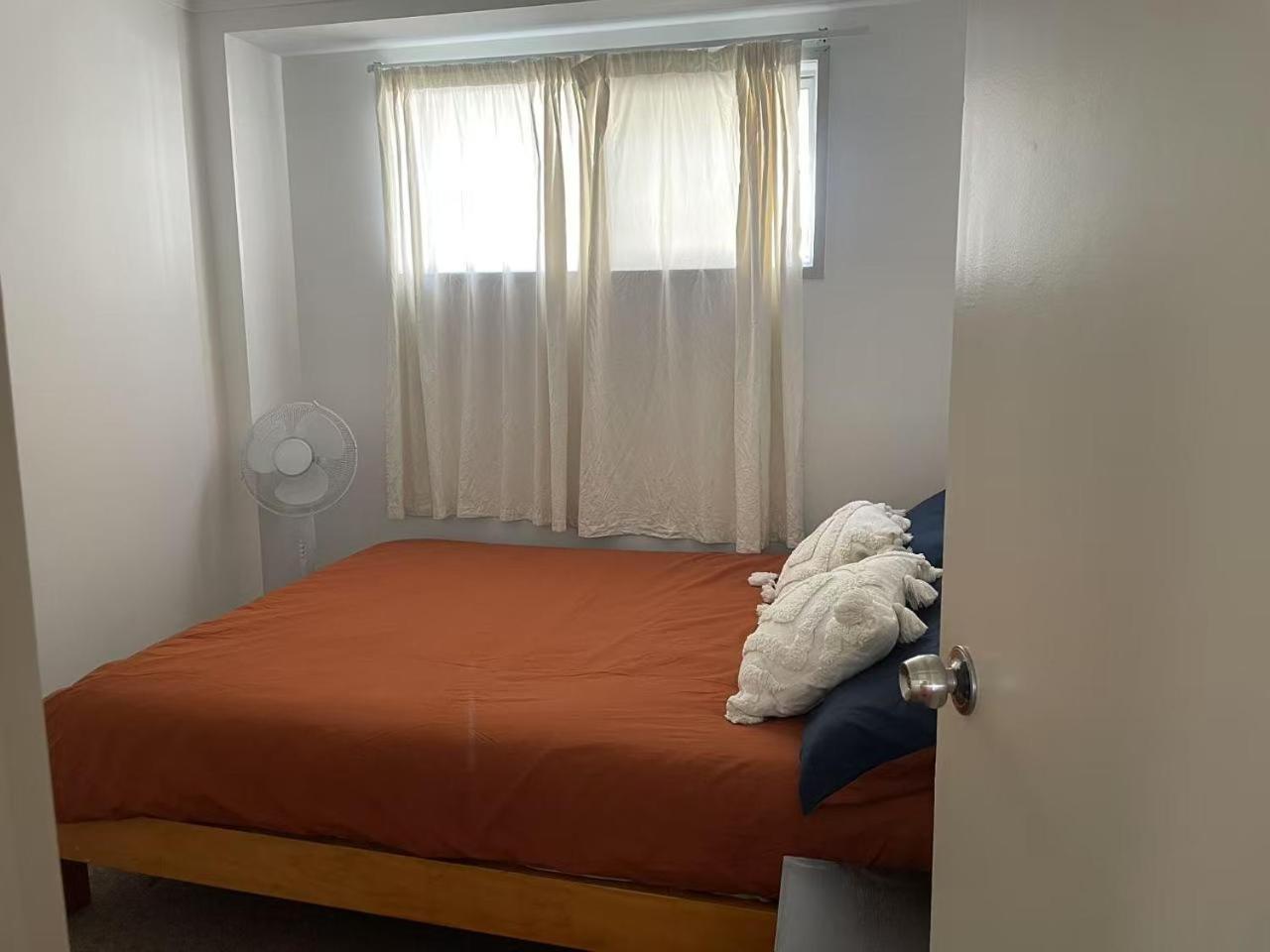 Aura B1214 Two Bedrooms, 1 Living Wi-fi Skytower And Street View, Balcony Car Park Apartment *