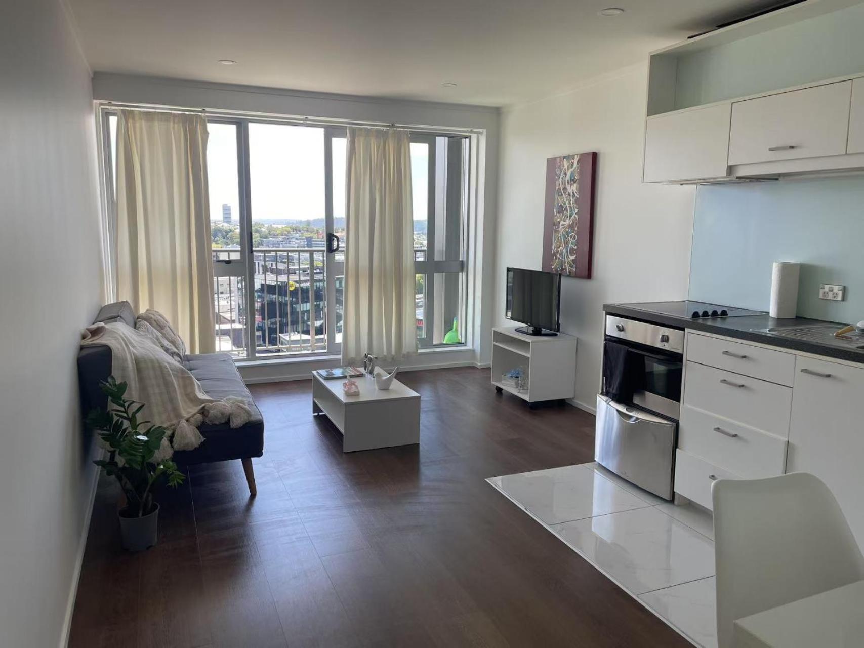 Aura B1214 Two Bedrooms, 1 Living Wi-fi Skytower And Street View, Balcony Car Park
