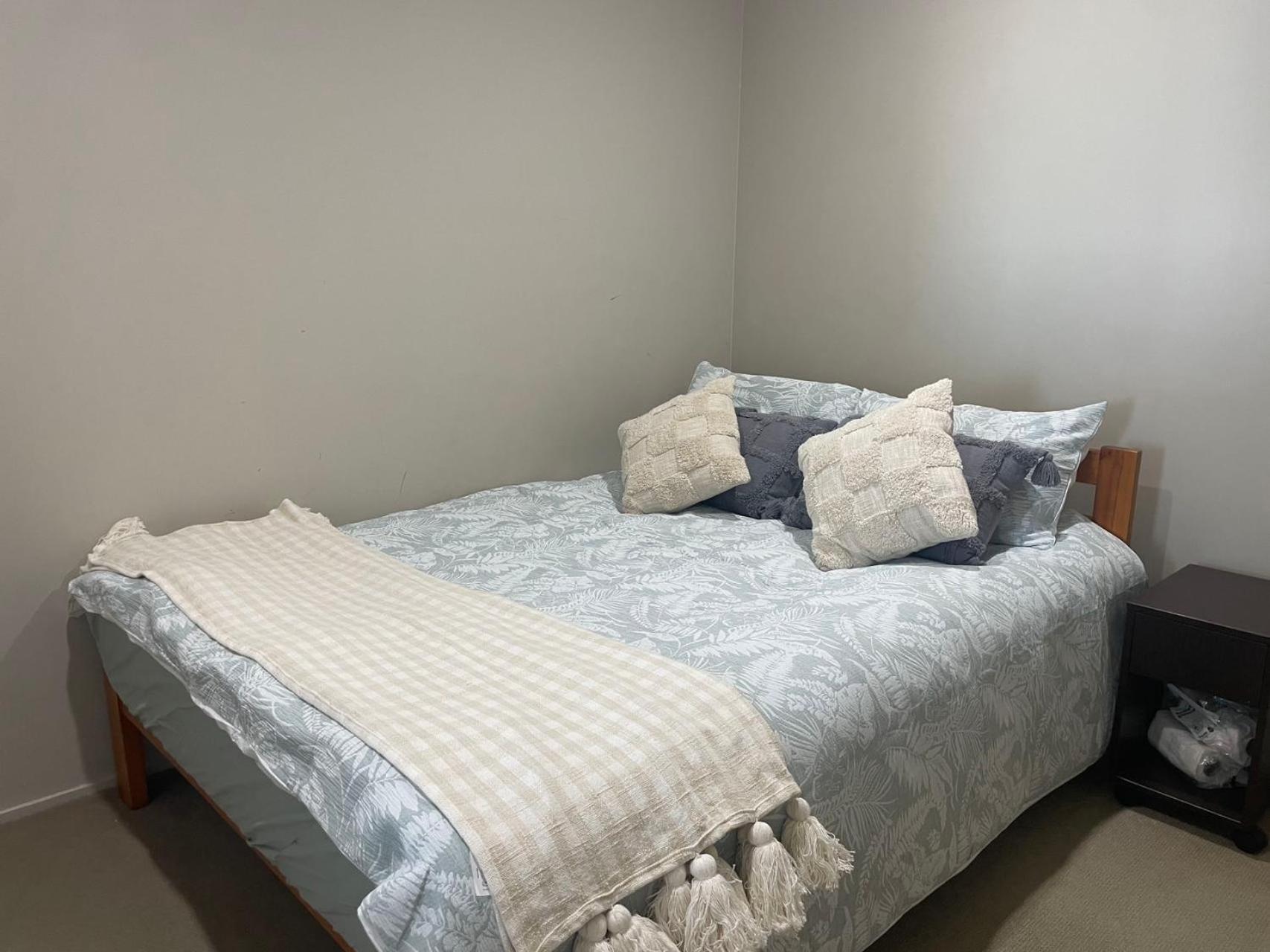 Apartment Aura B1214 Two Bedrooms, 1 Living Wi-fi Skytower And Street View, Balcony Car Park *