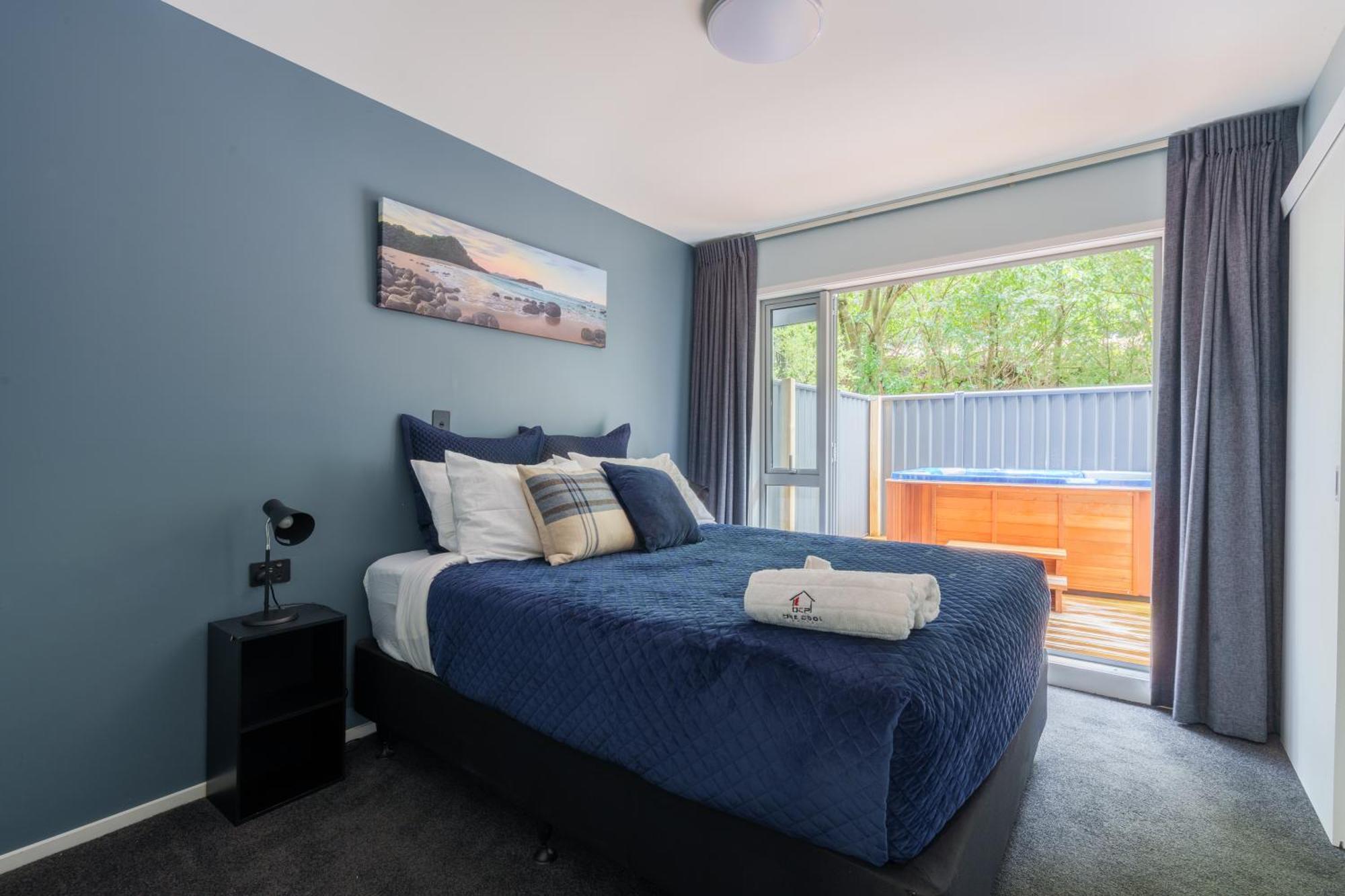 Escape Modern With Pool Auckland