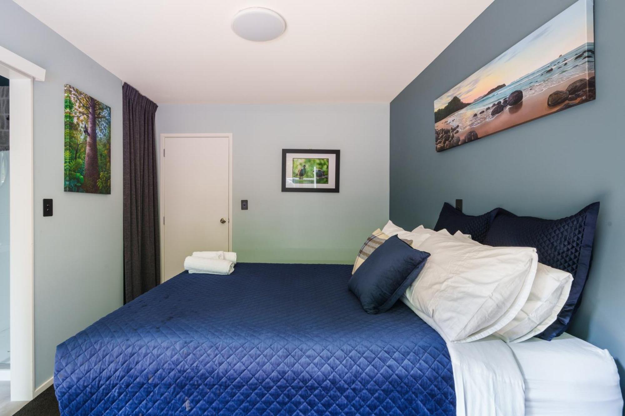 Escape Modern With Pool * Auckland