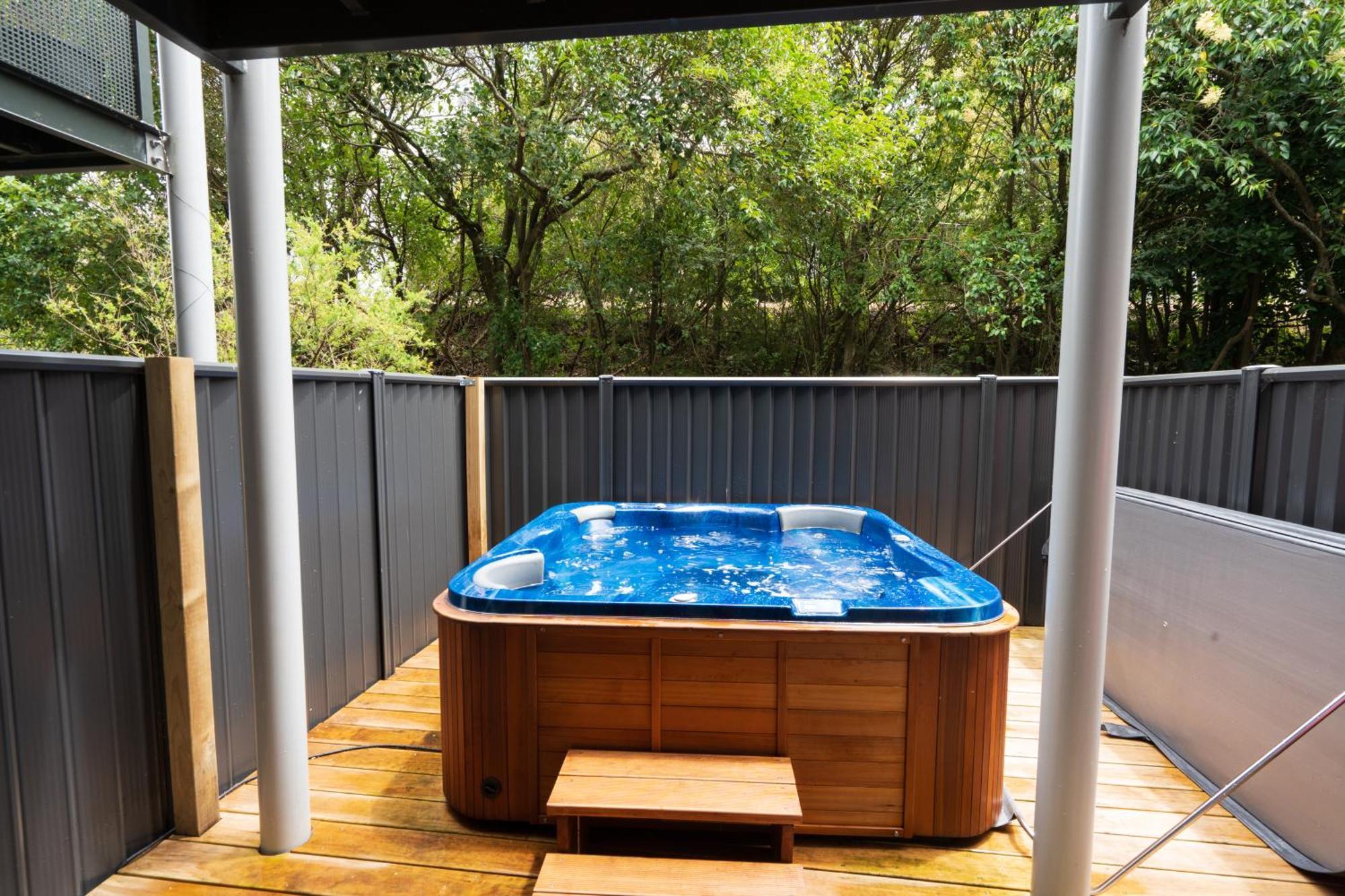 Escape Modern With Pool Apartment Auckland