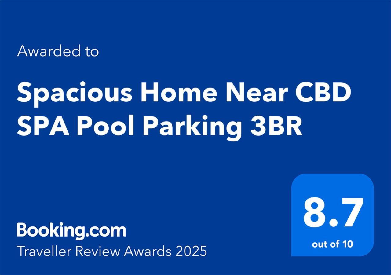 Spacious Near Cbd Pool Parking 3br Apartment