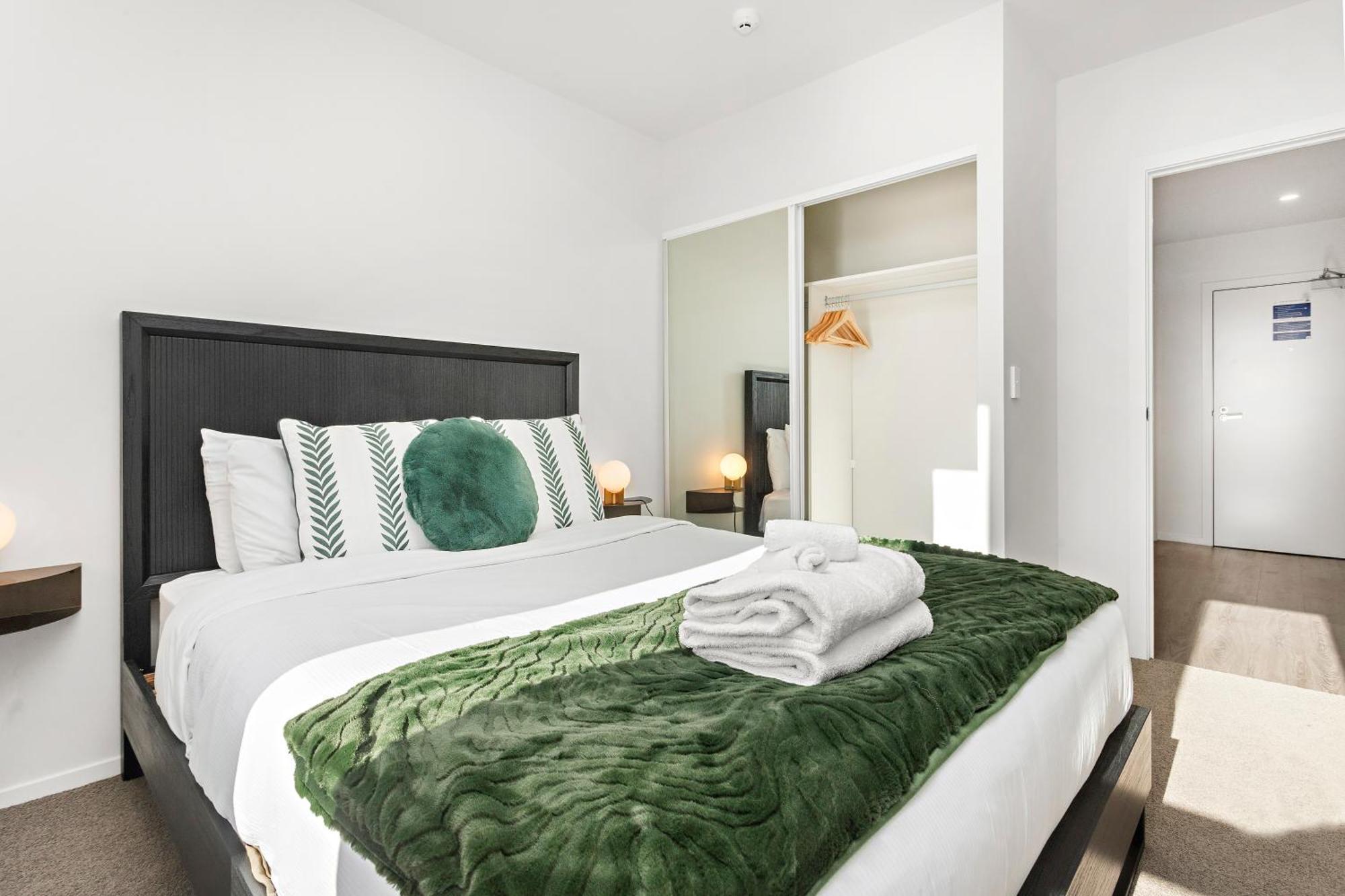 Parnell Haven With Parking, Aircon & Gym Apartment *