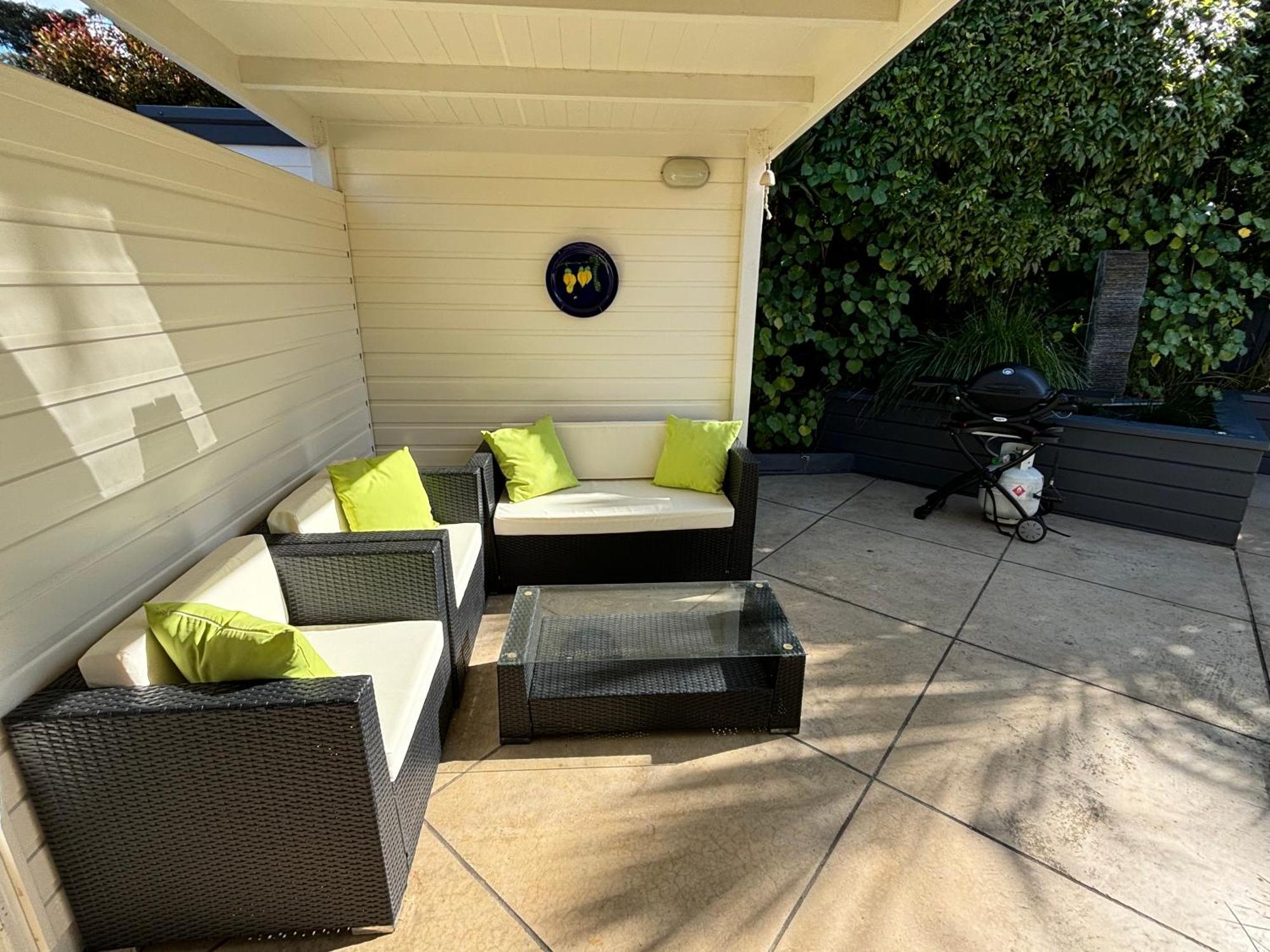 Narrow Neck Bed & Breakfast *