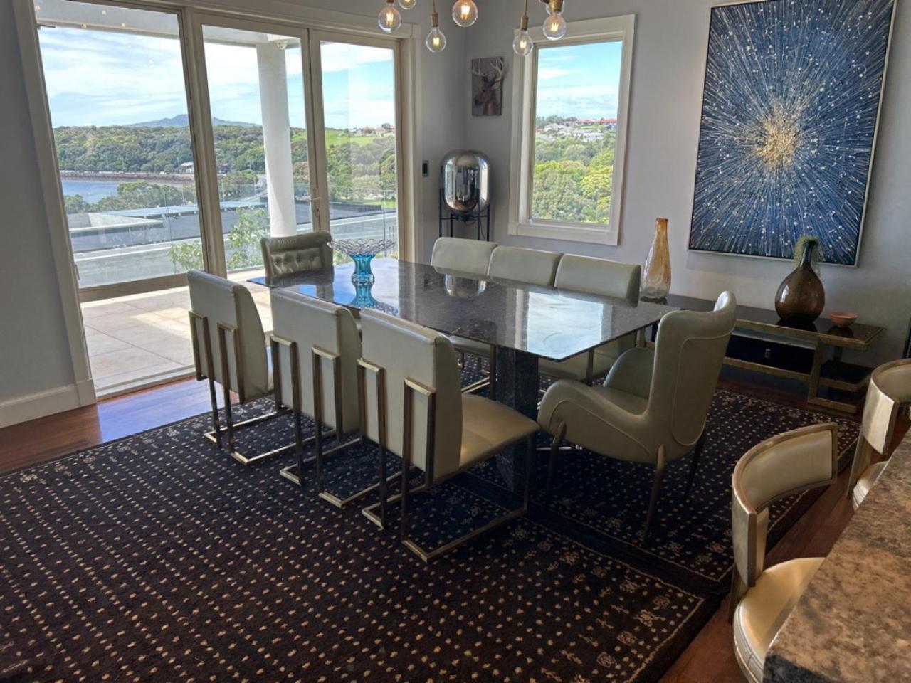 Villa Orakei Grandeur Mansion With Sea Views & Pool *