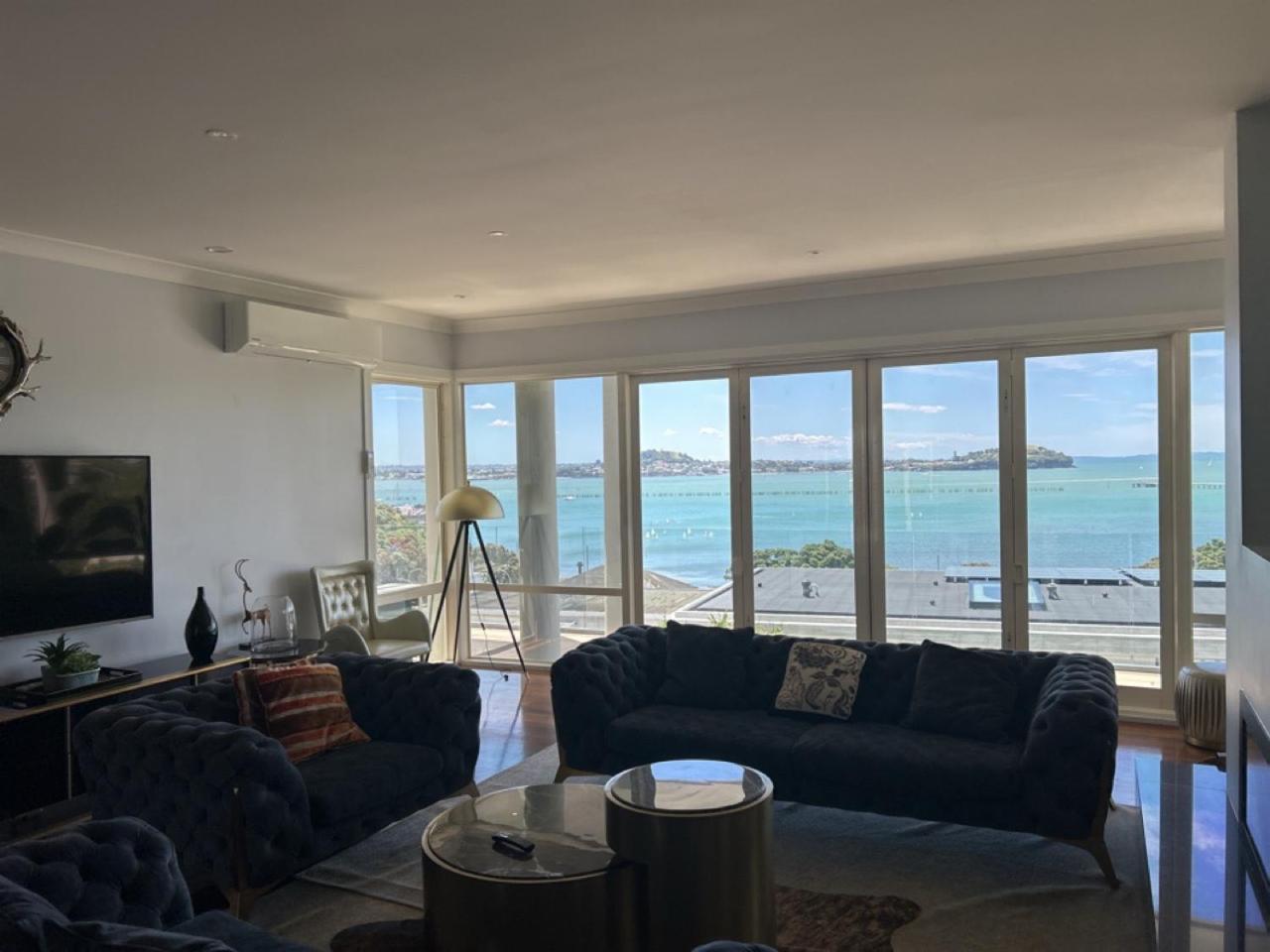Villa Orakei Grandeur Mansion With Sea Views & Pool Auckland