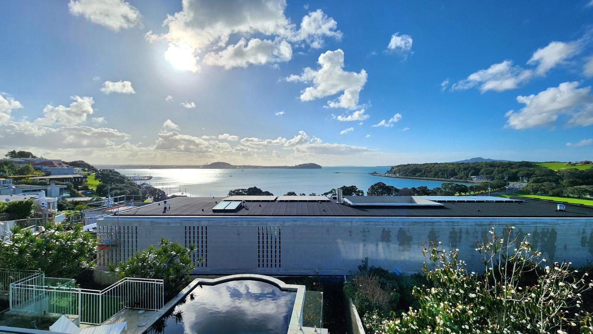 Villa Orakei Grandeur Mansion With Sea Views & Pool