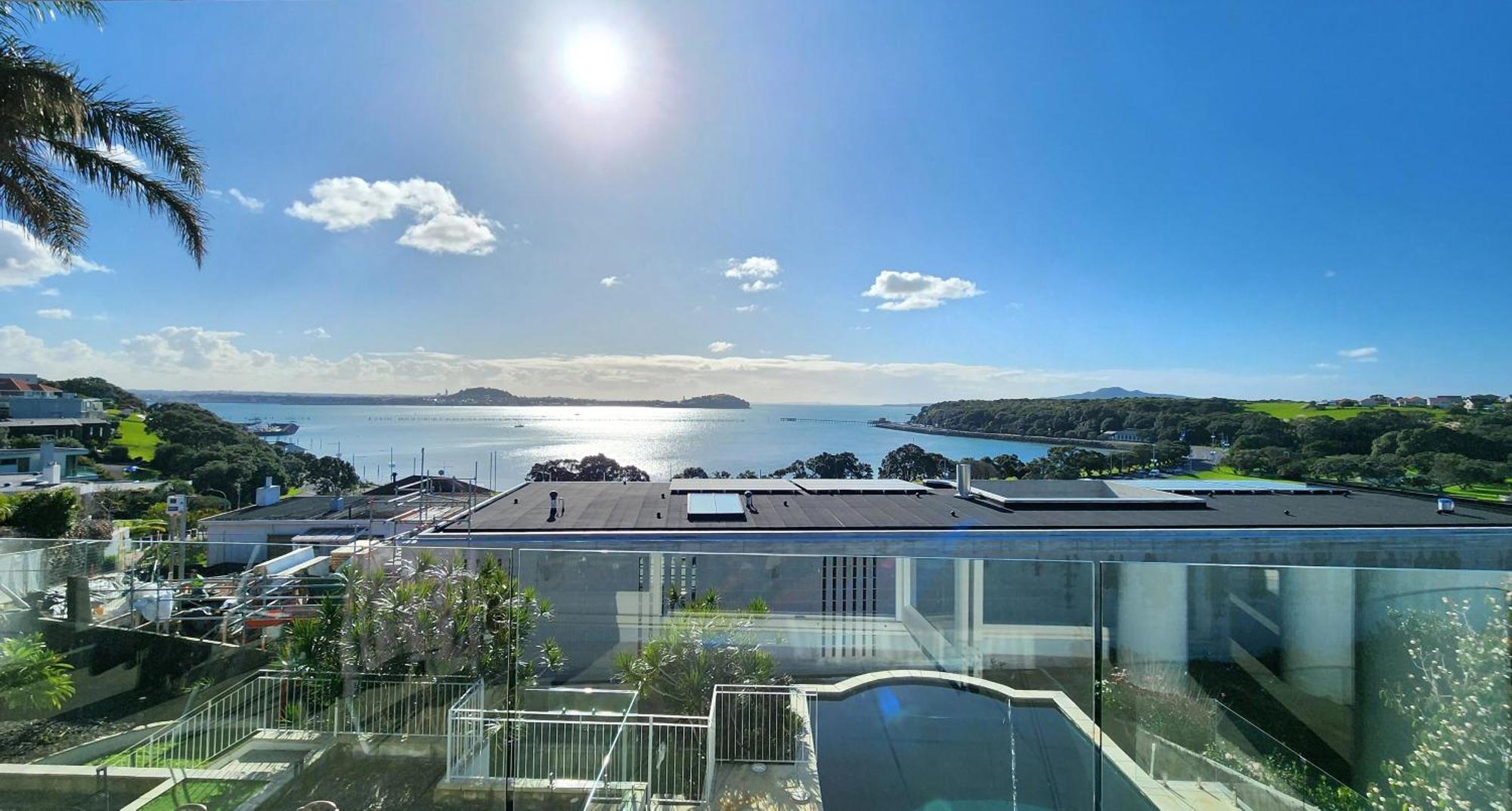 Orakei Grandeur Mansion With Sea Views & Pool Auckland