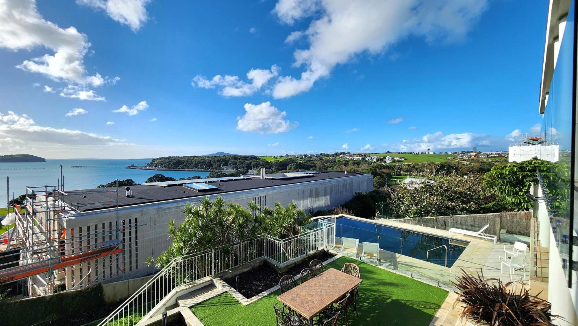 Orakei Grandeur Mansion With Sea Views & Pool * Auckland