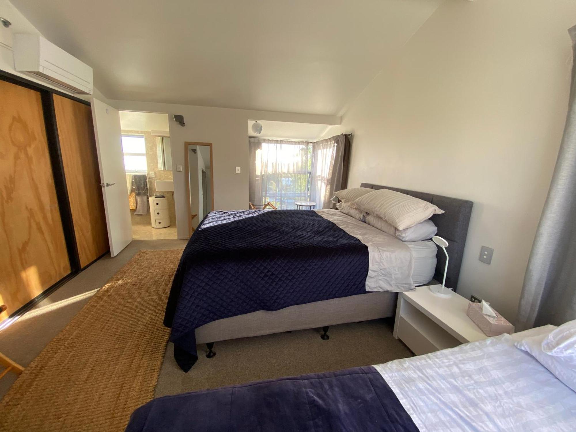 Genuine Value Sunny Quality Townhouse In Trendy City Fringe Location Near The Zoo *