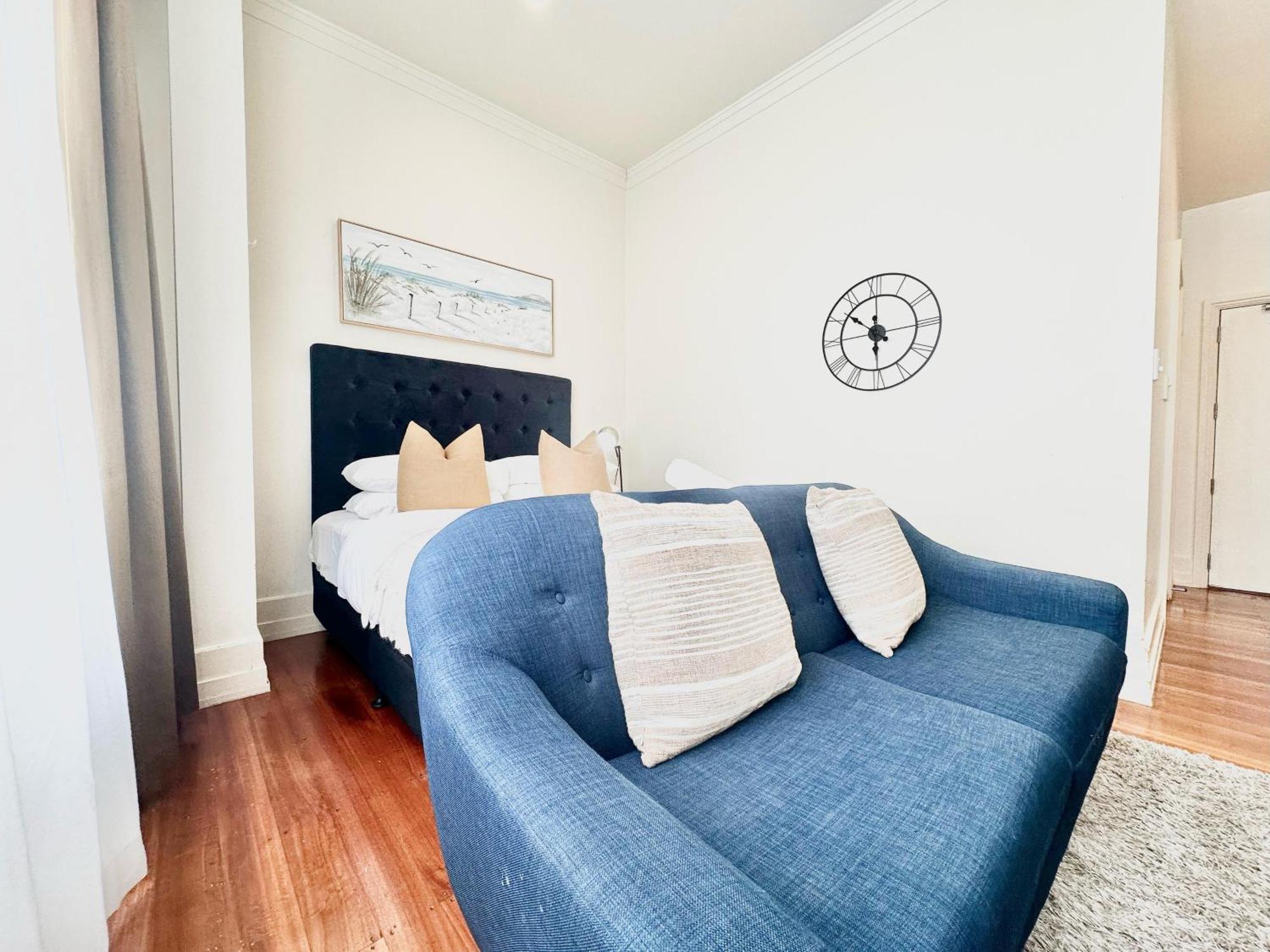 Comfort Getaway With Pool And Gym Auckland
