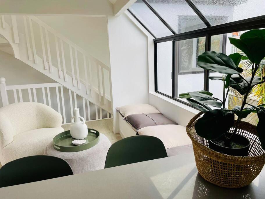 Spacious Mission Bay 100m To The Beach, Seaview, Private Garden, Netflix