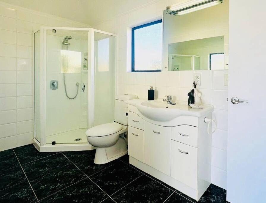 Spacious Mission Bay 100m To The Beach, Seaview, Private Garden, Netflix Auckland