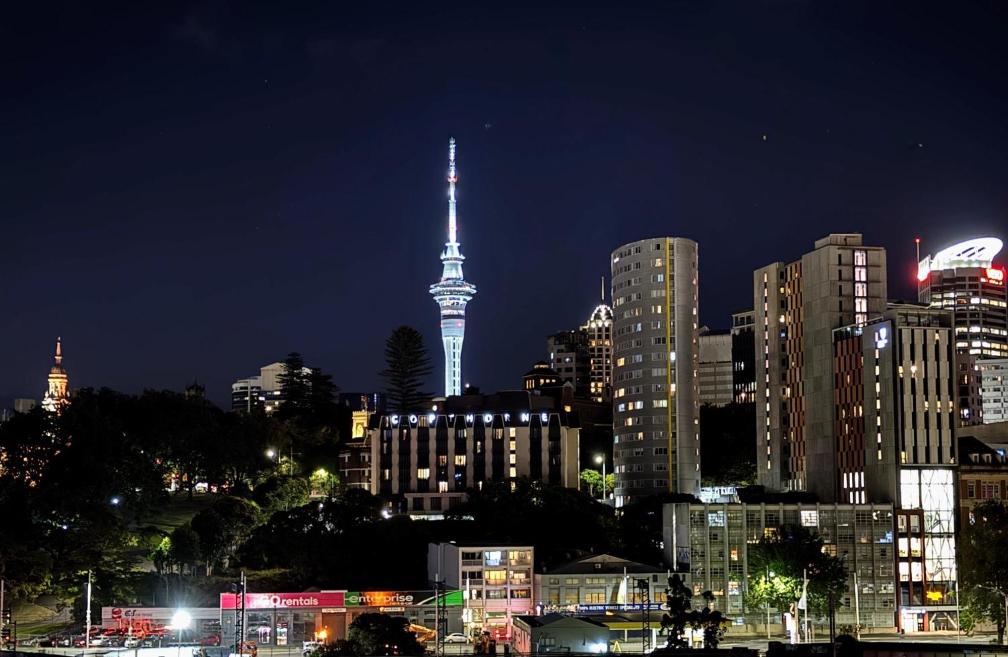 Parnell Haven With Parking, Aircon & Gym Apartment *