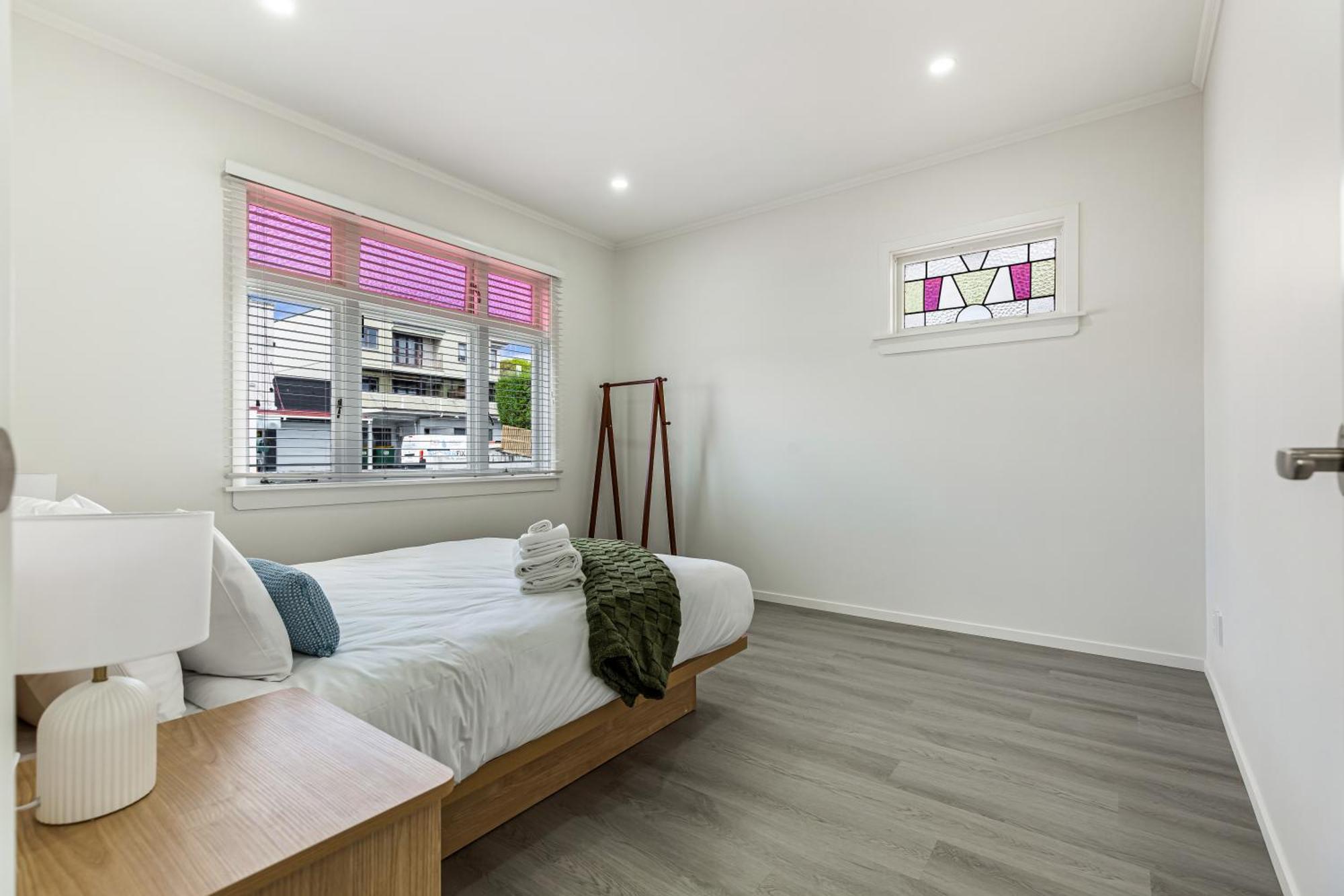 Holiday home 3br W Ample Parking 10 Min To Cbd Auckland