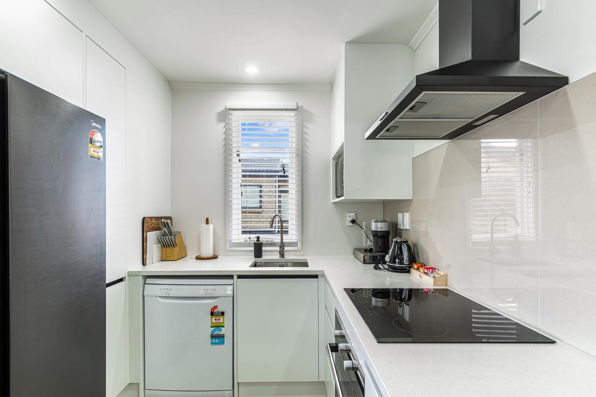 3br W Ample Parking 10 Min To Cbd *