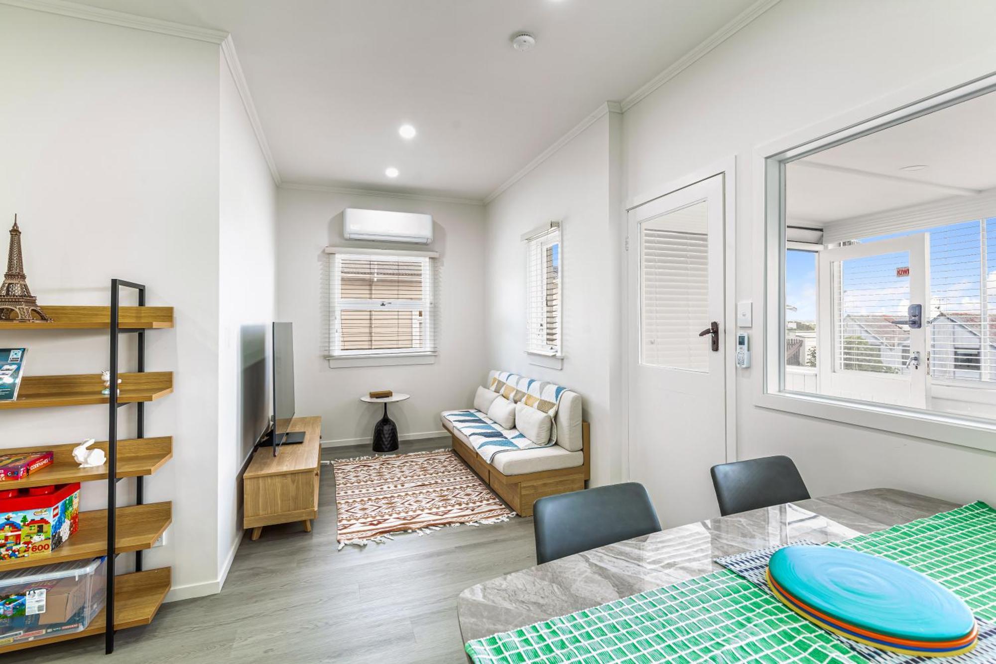 3br W Ample Parking 10 Min To Cbd *