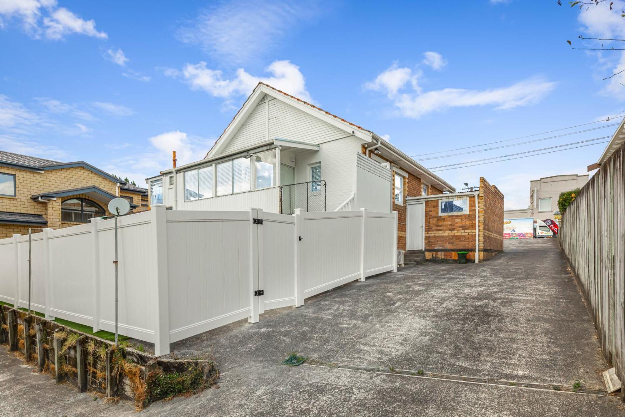 Holiday home 3br W Ample Parking 10 Min To Cbd *