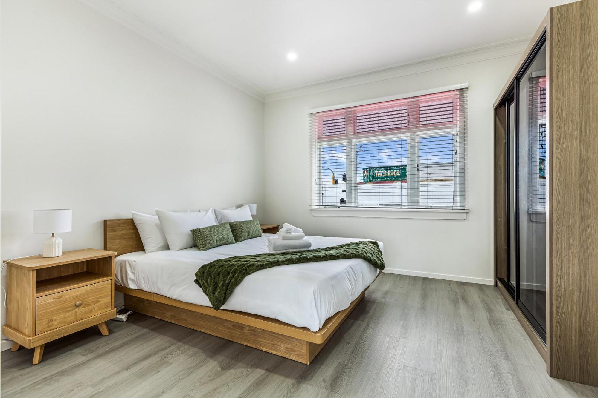 Holiday home 3br W Ample Parking 10 Min To Cbd Auckland