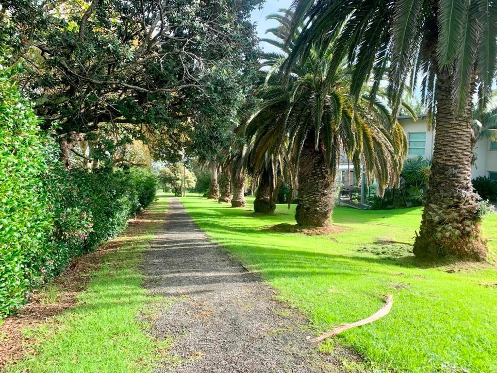 Tindalls Hideaway - 200 Steps To * Auckland