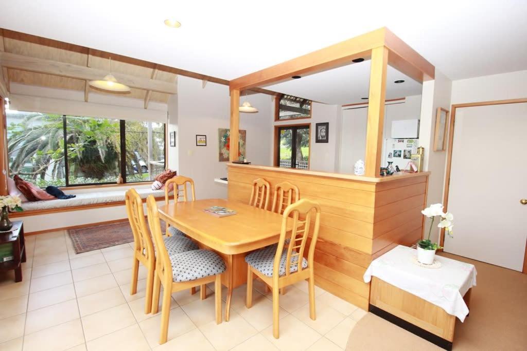 Tindalls Hideaway - 200 Steps To Holiday home