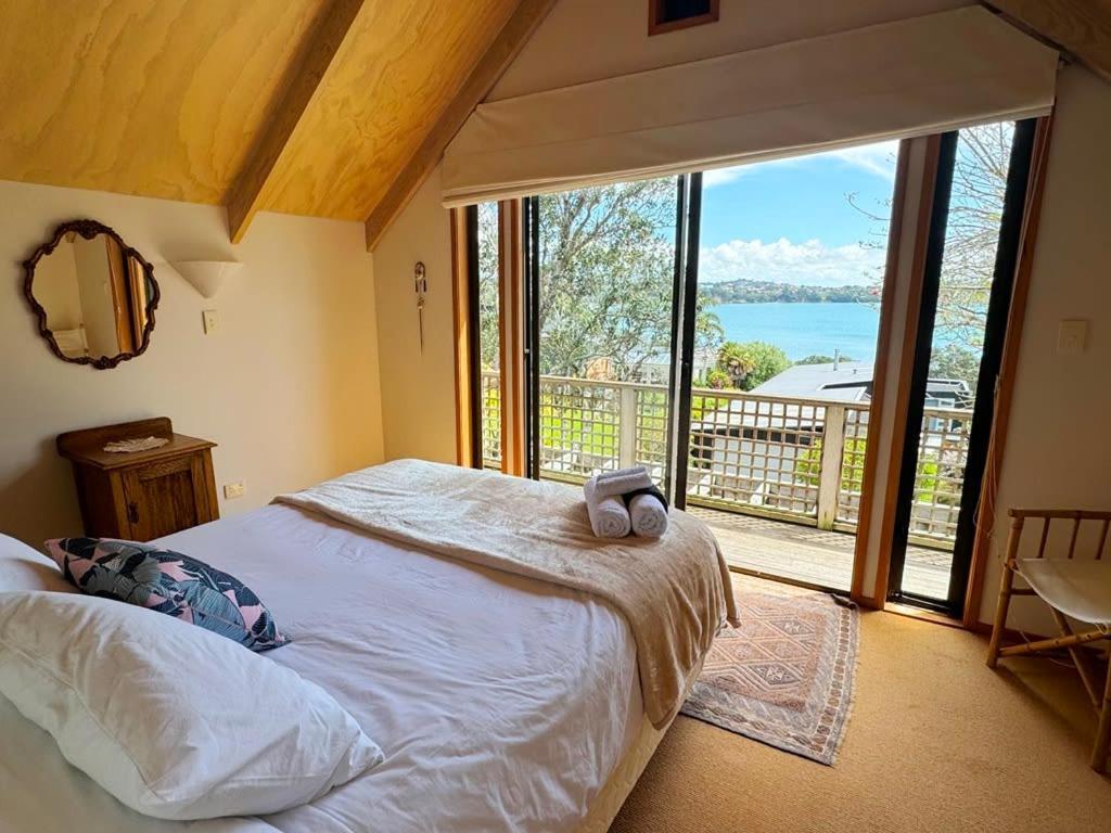 Tindalls Hideaway - 200 Steps To Holiday home Auckland